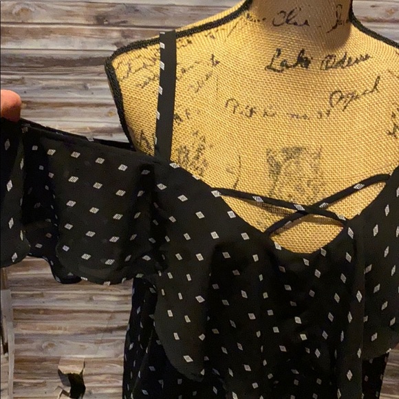 Torrid Blouse.         M703 - Picture 3 of 7